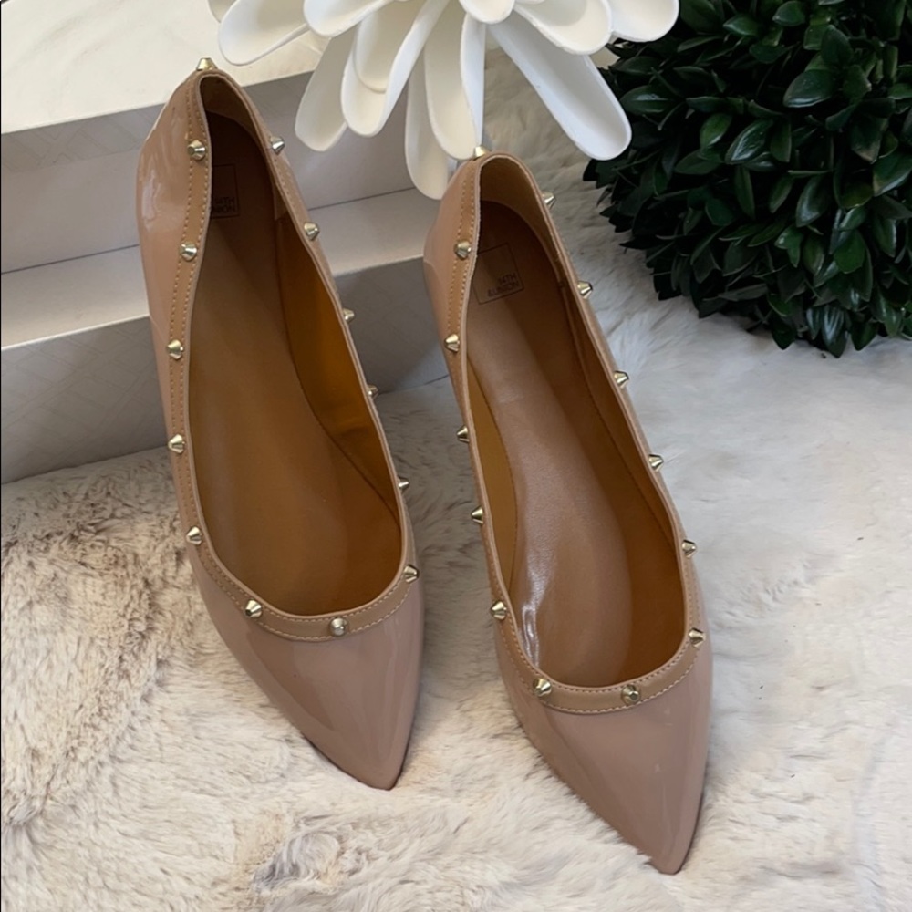 Shoes / flats